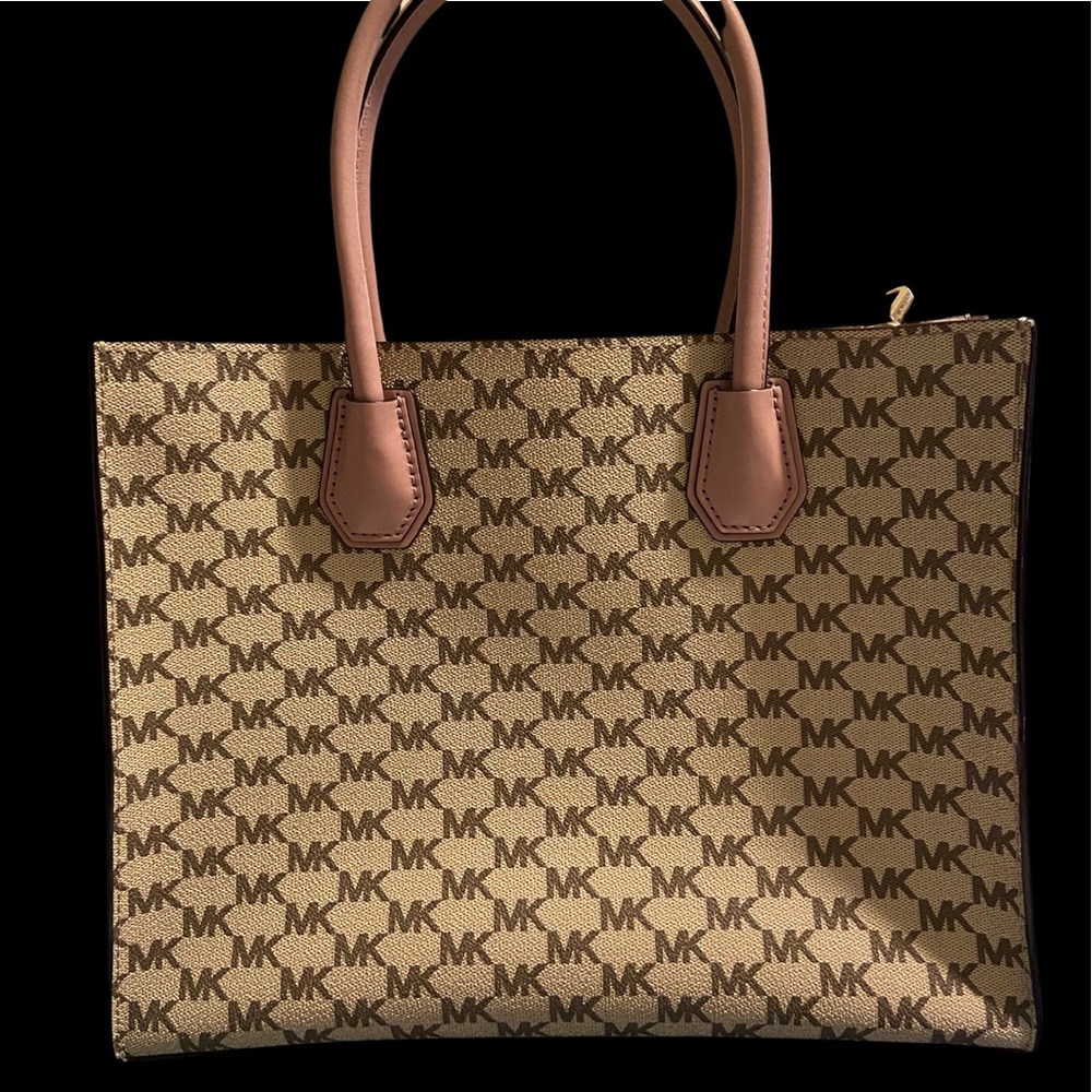 Like new Michael Kors Satchel w/ dust bag - Picture 3 of 10